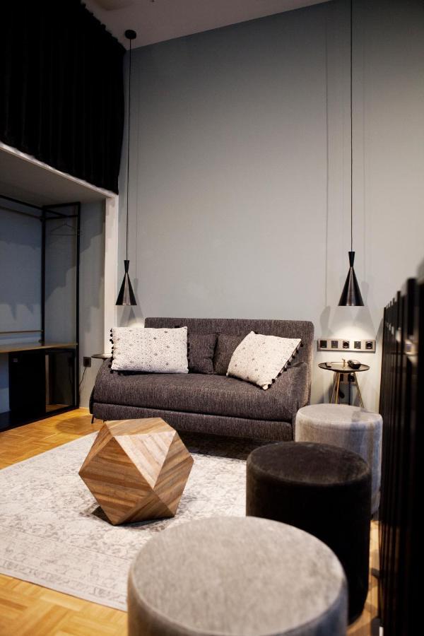 Duplex Studio,628131915:JPEG
