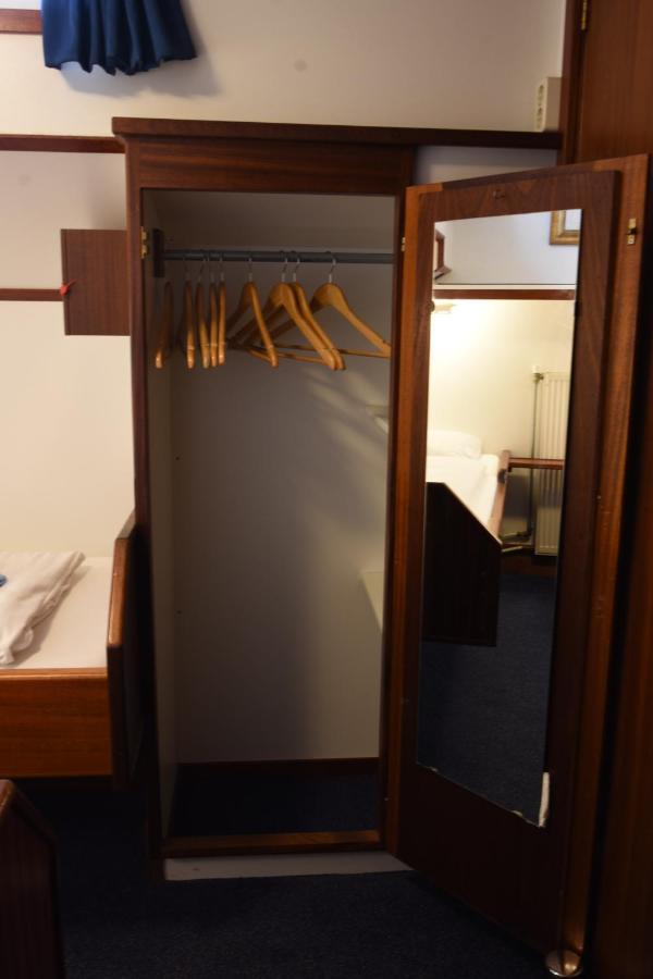 Twin Room Private Bathroom