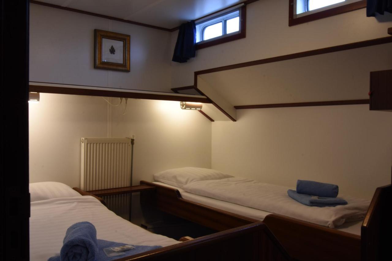 Twin Room Private Bathroom