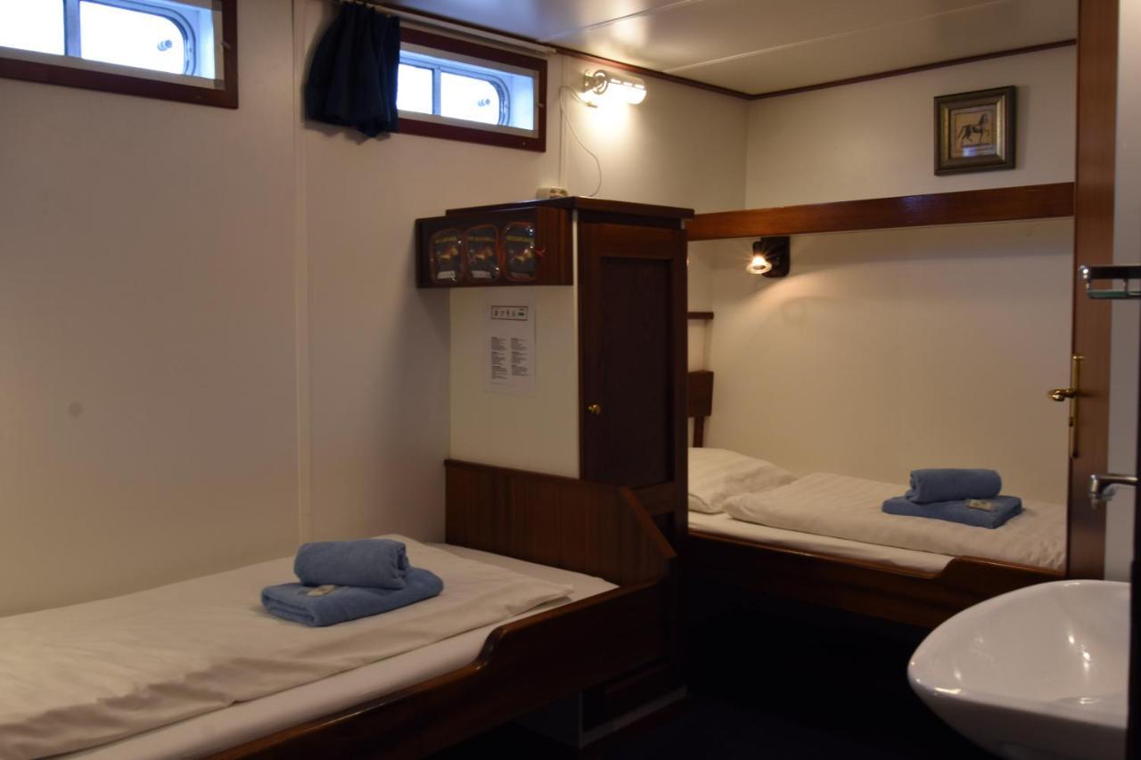 Twin Room Private Bathroom