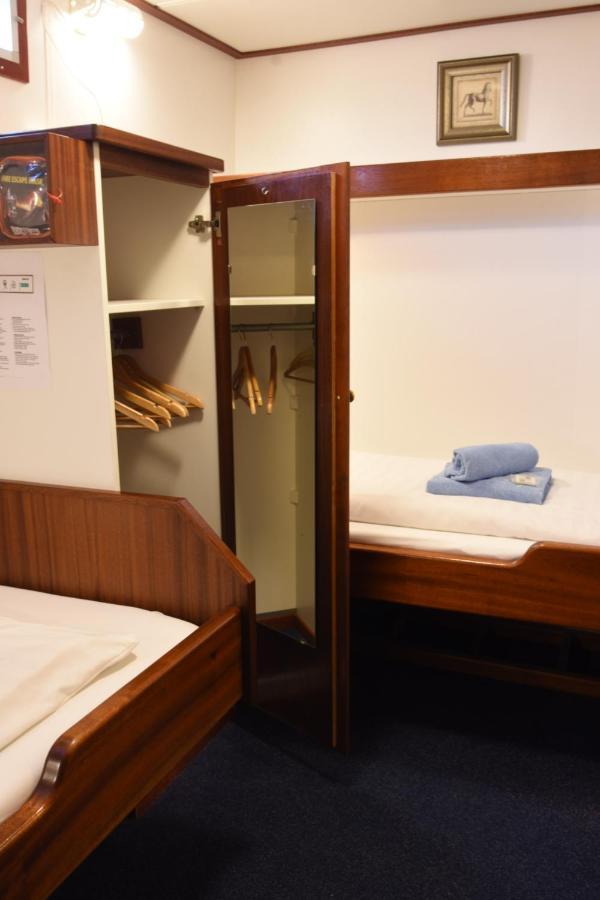 Twin Room Private Bathroom