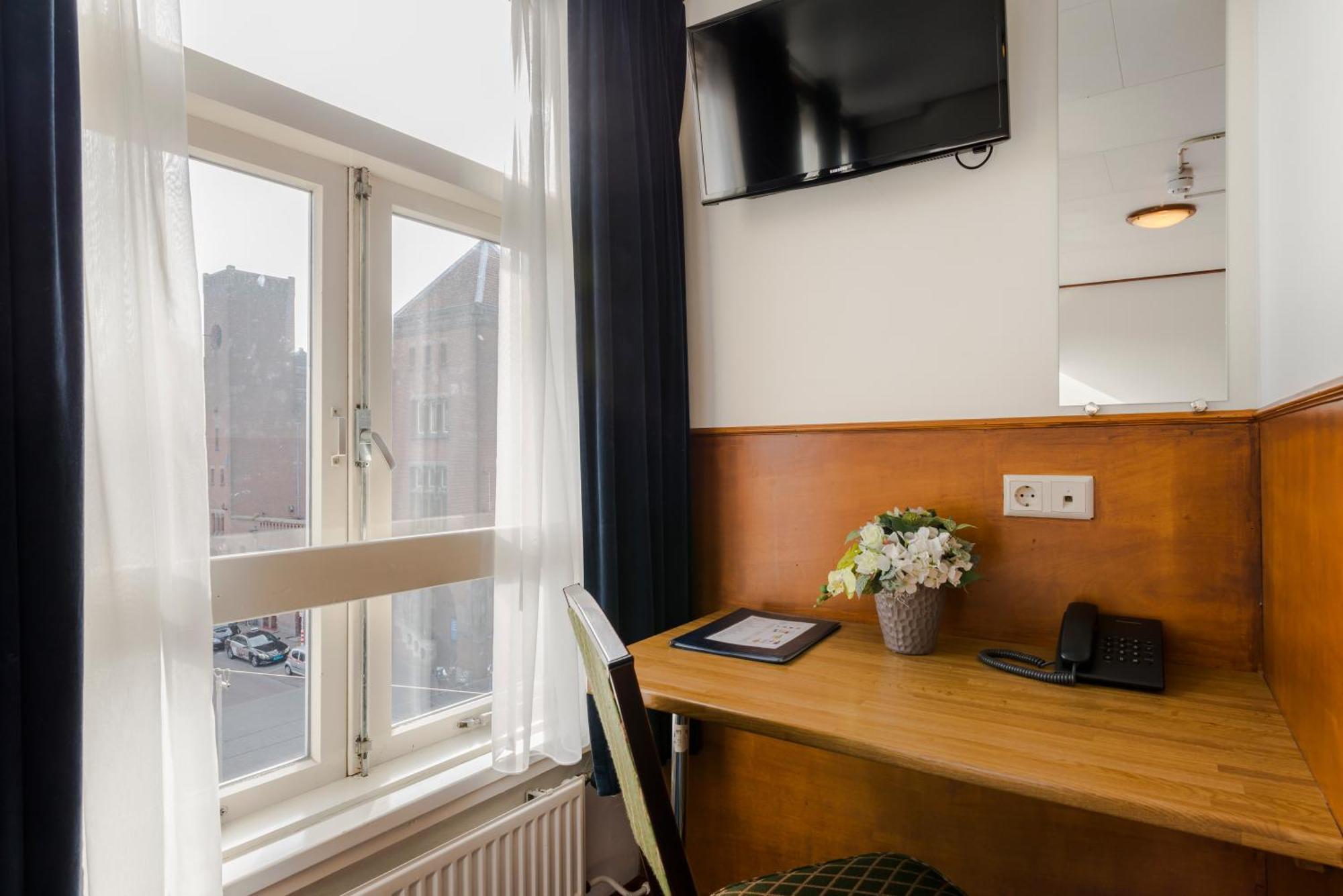 Quarto Twin com Casa de Banho Privativa