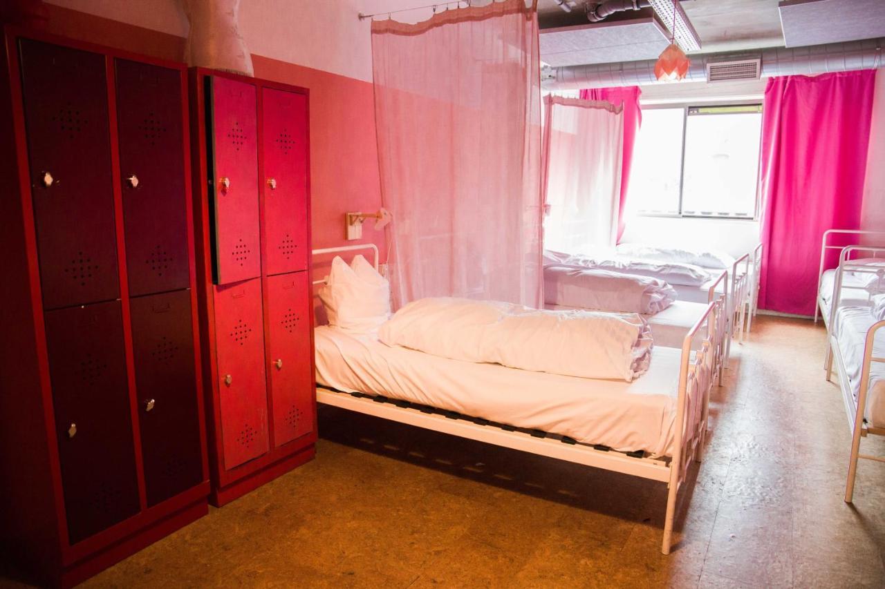 Bed 7 bed Girls Dorm