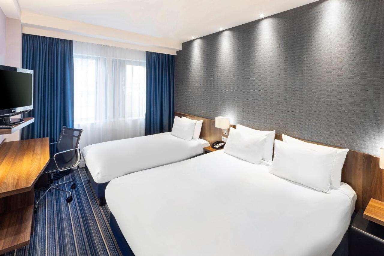 Standard Queen Room with One Queen Bed and One Single Bed - Ground Floor,1275338005:JPEG