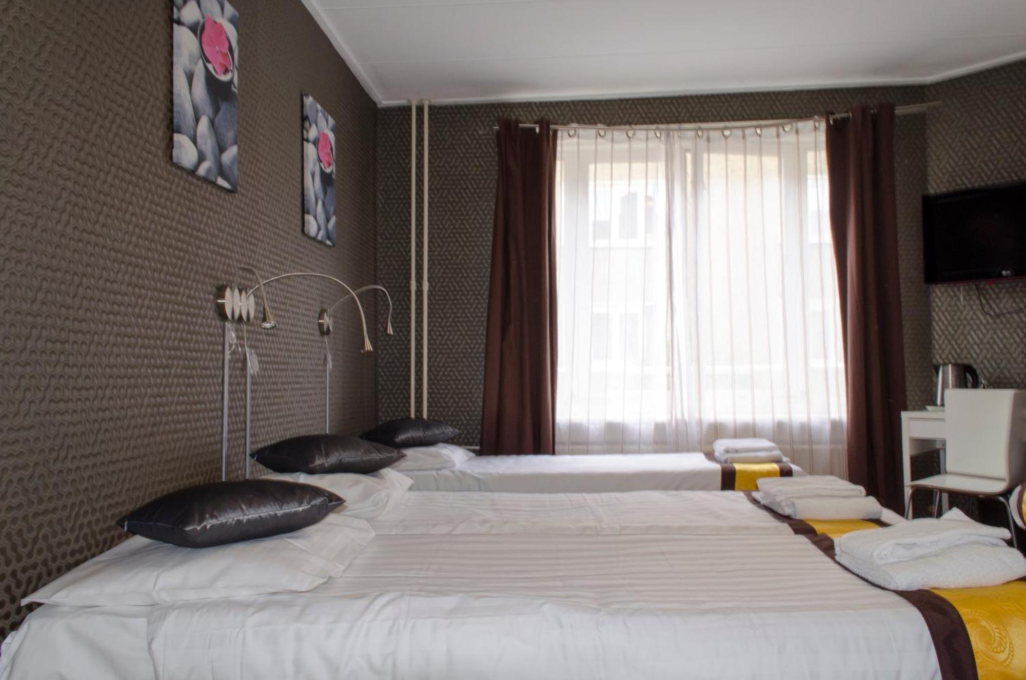 Quadruple Room Private Bathroom