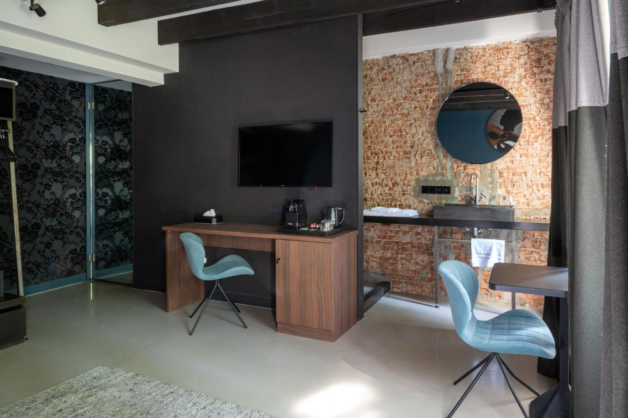 Superior Double Room with Air Conditioning