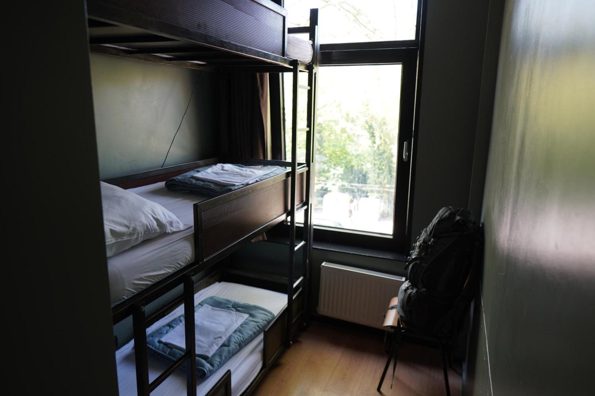 Single Bed 3-Bed Dormitory Room,1663734083:JPEG