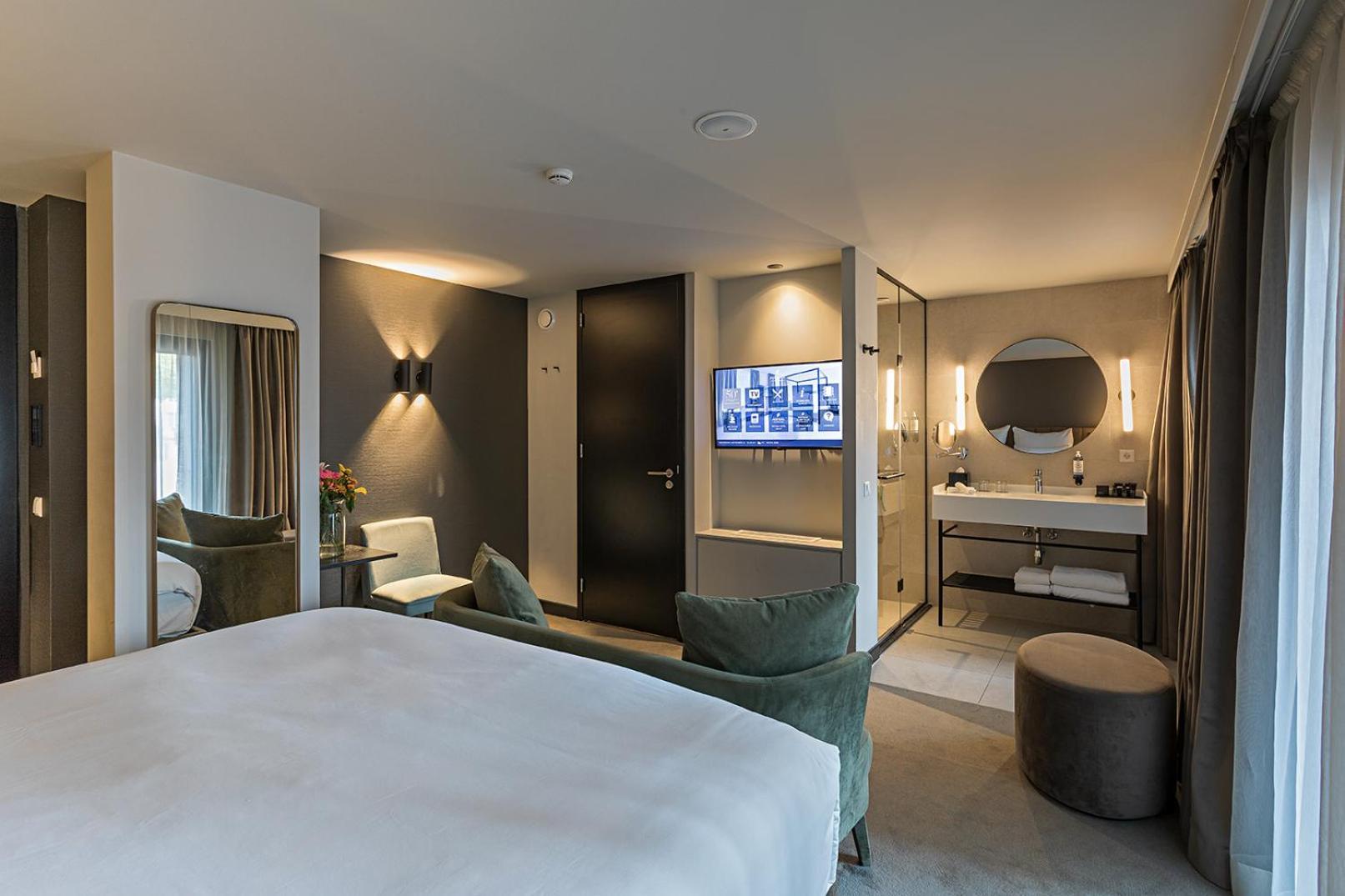 Deluxe Double Room,1680676084:JPEG