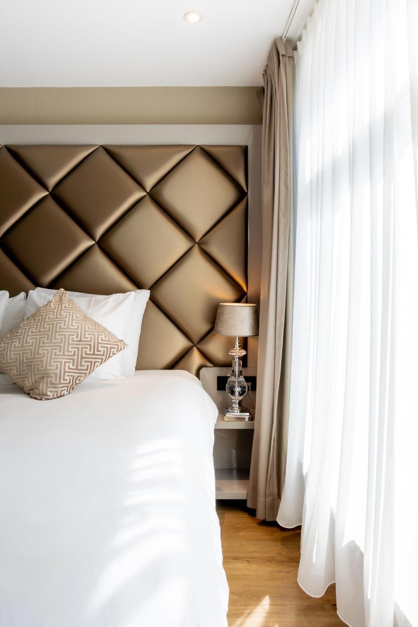 Deluxe King Room,1681752603:JPEG