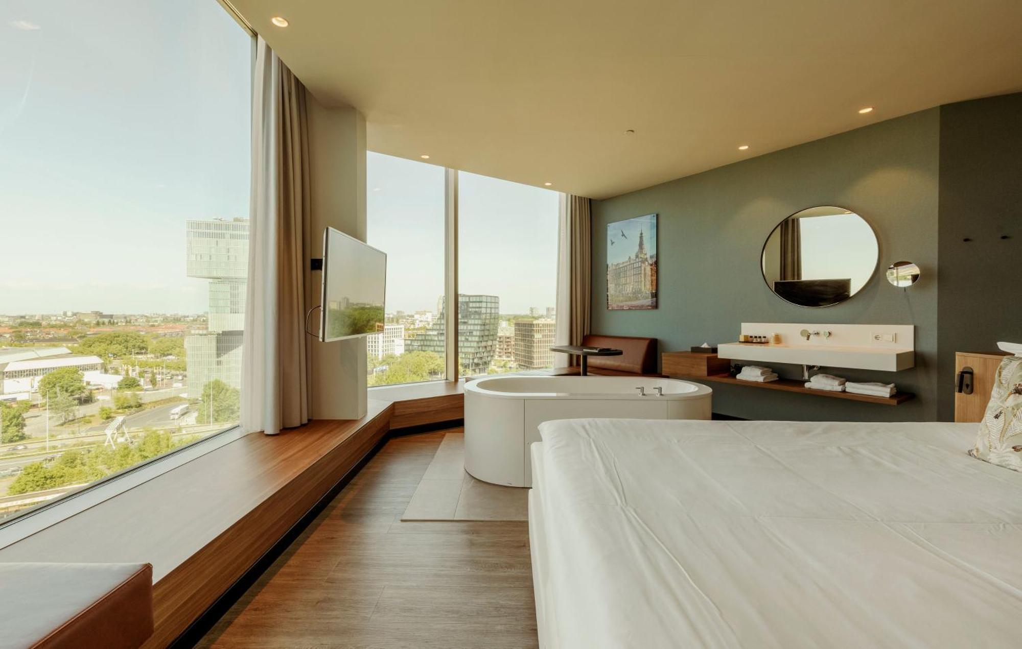 Hébergement Lit King-Size Supérieur avec Baignoire - Vue sur Ville