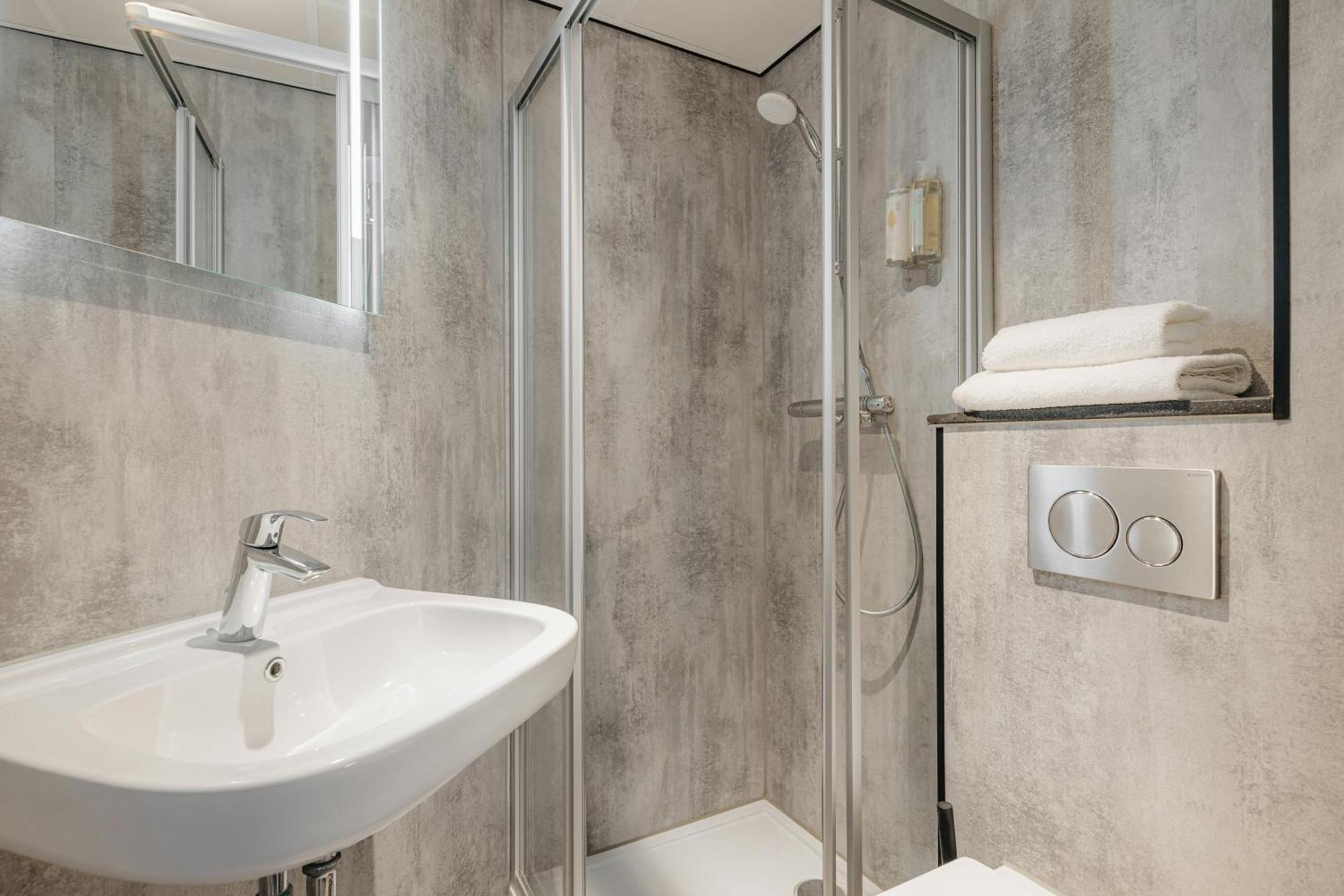 Small room 1 Single Bed,1747046766:JPEG