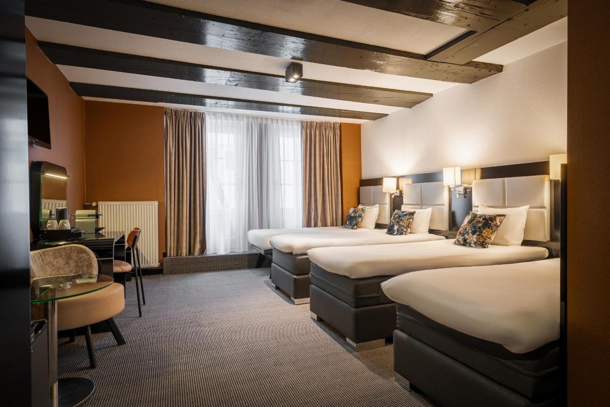 Vierbettzimmer im Souterrain mit eingeschränkter Aussicht