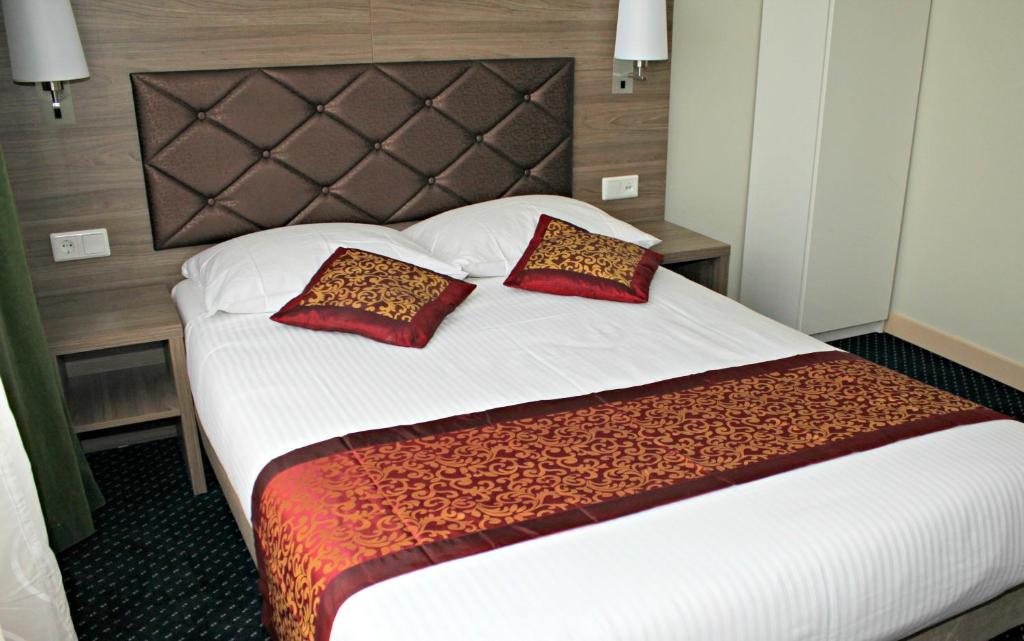 Quarto Duplo/com 2 Camas de Solteiro