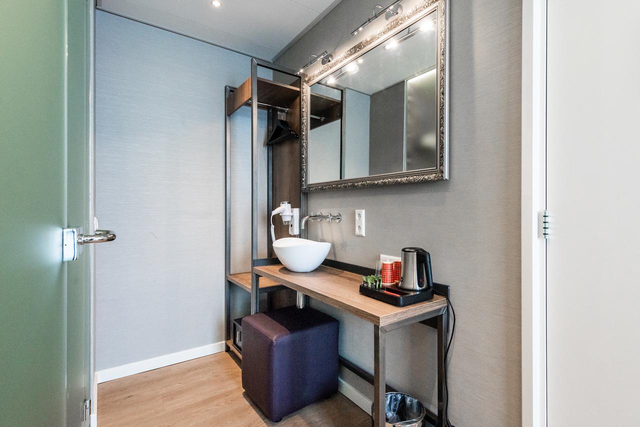 Souterrain Twin Room - no window