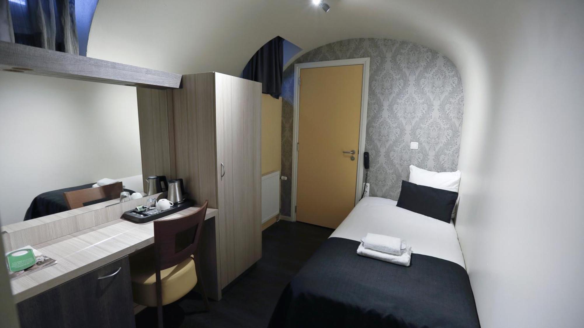 Small Single Room