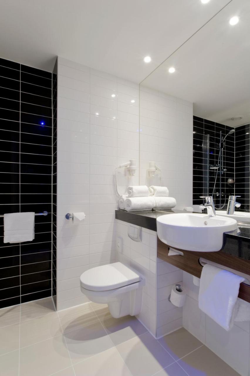 Standard Queen Room - Accessible with Free Breakfast,1275335716:JPEG