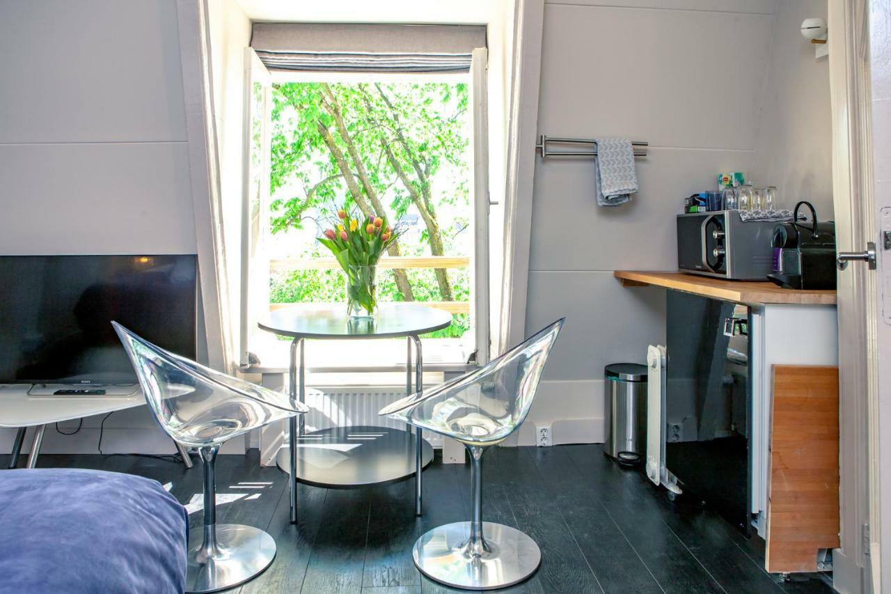 Studio Apartment Canal View
