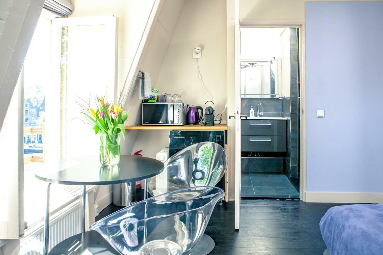 Studio Apartment Canal View