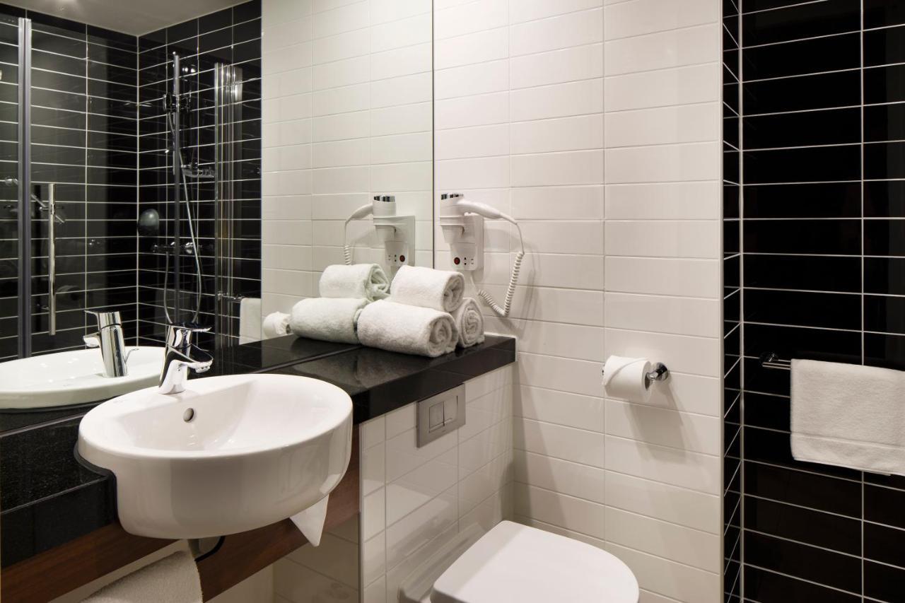 Quarto Standard com 2 Camas de Solteiro e Vista da Cidade