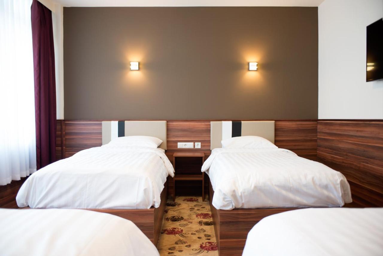 Quadruple Room with Private Bathroom