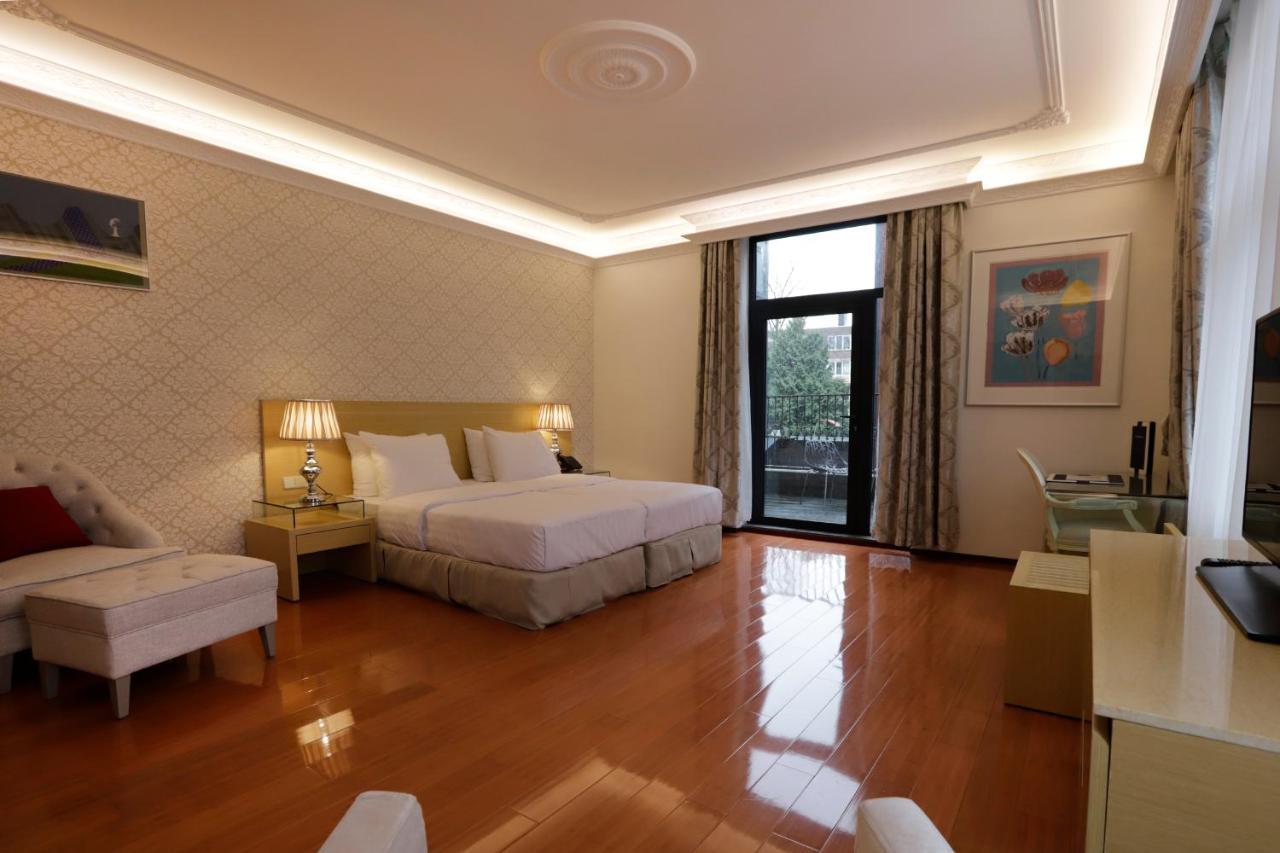 Deluxe Twin Room Balcony
