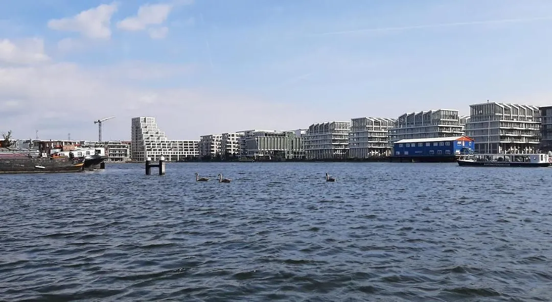 Waterfront Studio-1