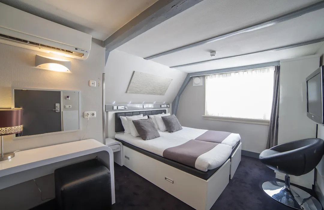 Hotel CC-1
