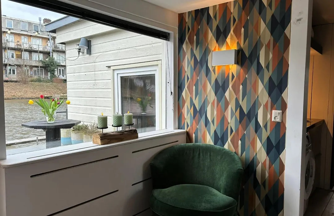 Houseboat Amsterdam-1