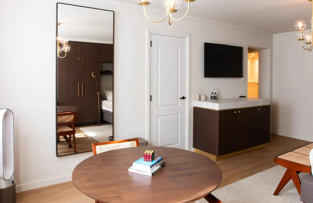 B&B Midtown Amsterdam Suites-1