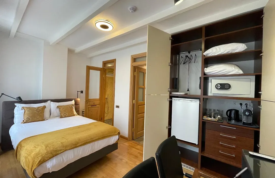 Amsterdam-Bnb-1