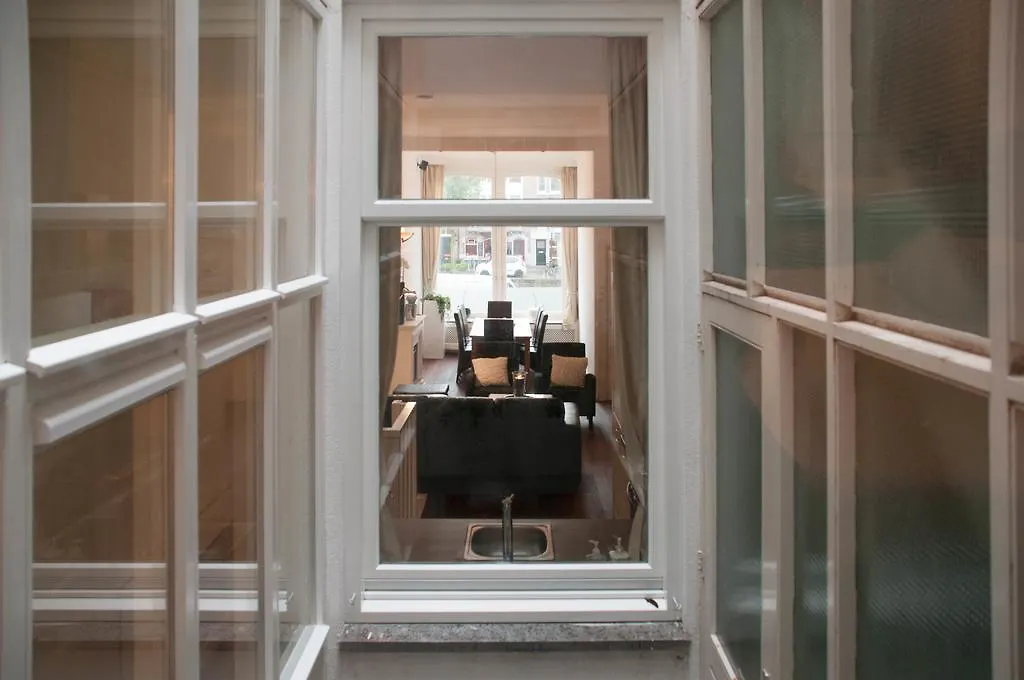 Lovely Canal Apartment-1
