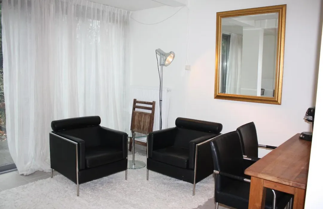 At Number 6, Bed Or Bed & Breakfast, 150 Mtr From Public Transport Stop To Centre-1