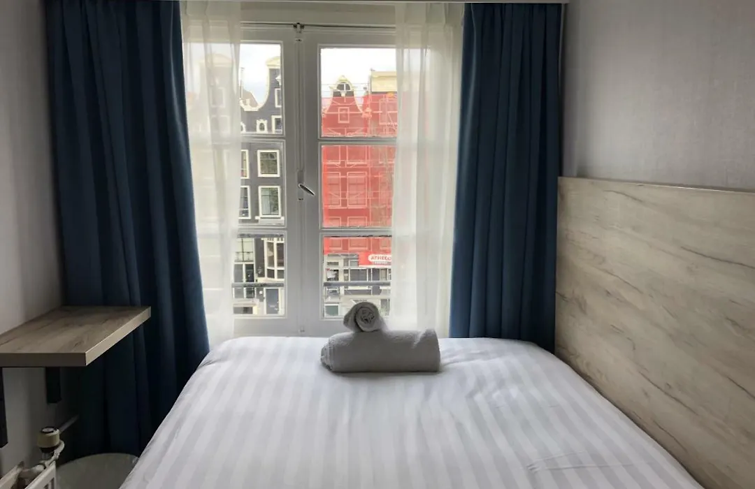 Facade Hotel Amsterdam-1