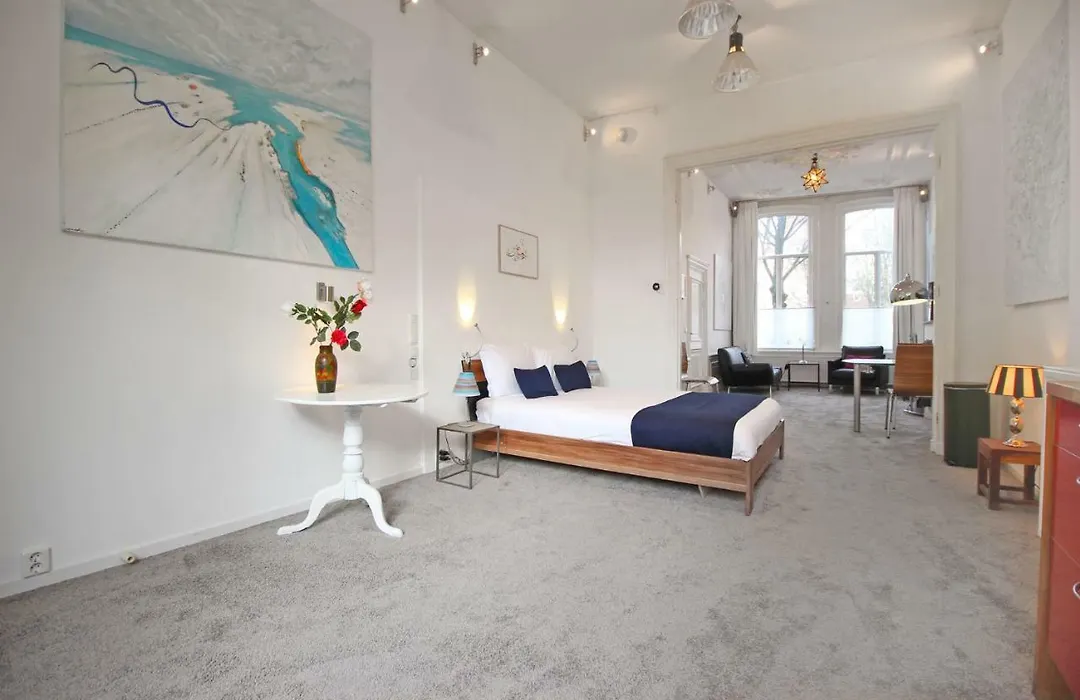 Cozy Jordaan Canalhouse Near Anne Frank House-1