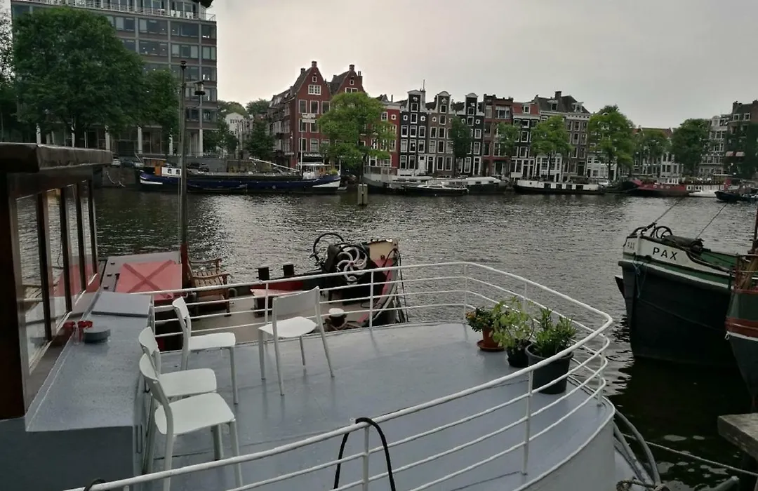 Houseboat Rose-1