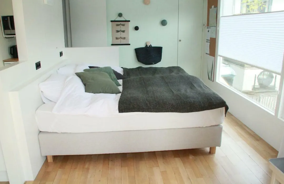 Houseboat Studio Sooki-1