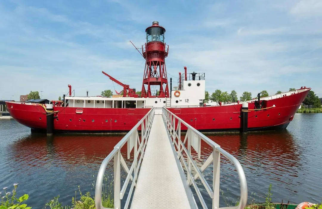 Lightship Amsterdam-1