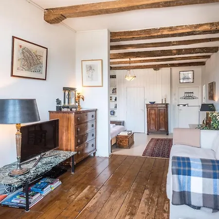 Classy Room 17Th C Canalhouse-3