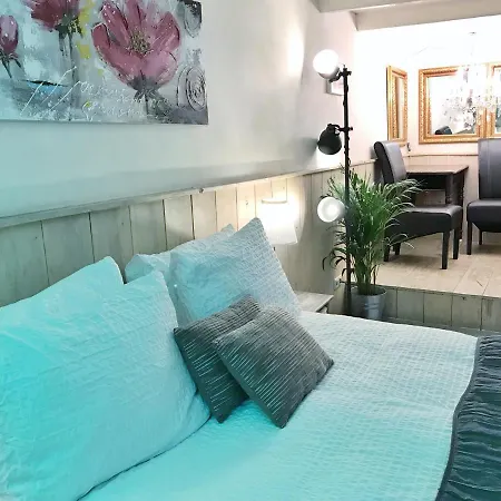 Amsterdam Home-2