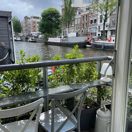Houseboat Bonnie-2