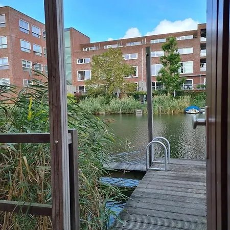 Great Canal Studio - Ac, Water View & Free Parking-2