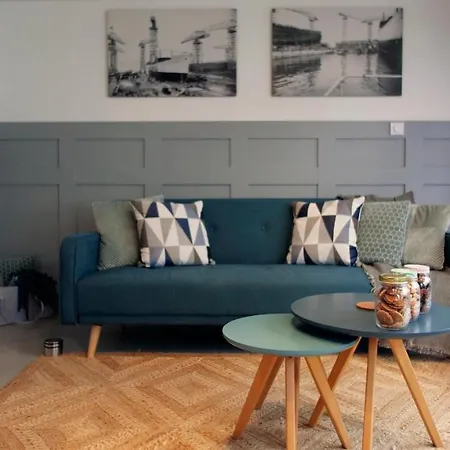 Houseboat Apartment With Water Terrace, Free Bikes & Fast Wifi-3