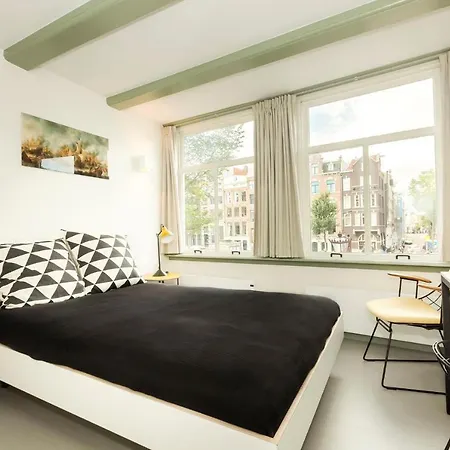 The Red Ox - Super Central Canal View Rooms-3