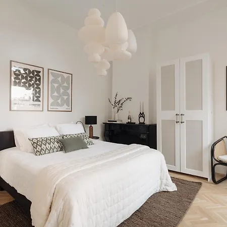 Spacious 2 Bedroom Apartment-2