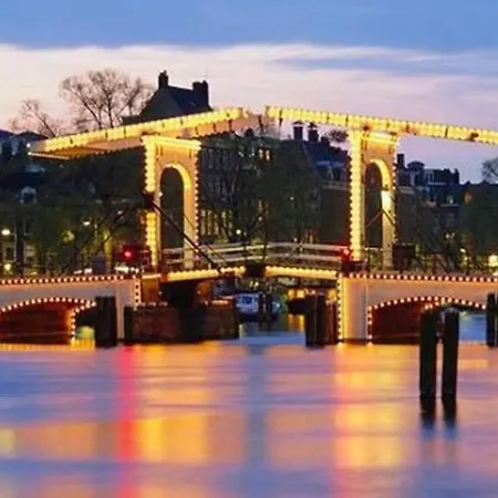Tiny Houseboat B&B On The Amstel River-3