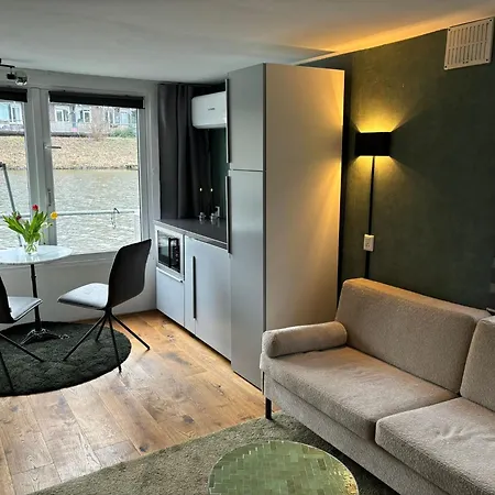 Houseboat Amsterdam-3