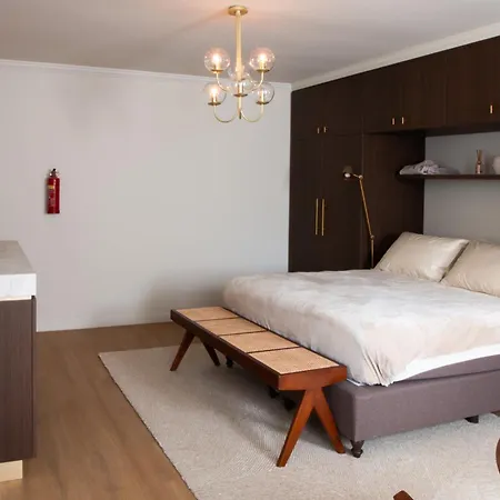 B&B Midtown Amsterdam Suites-2