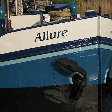 Hotelboat Allure-2
