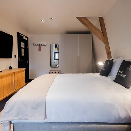 Limehome Amsterdam Leidsekruisstraat-3