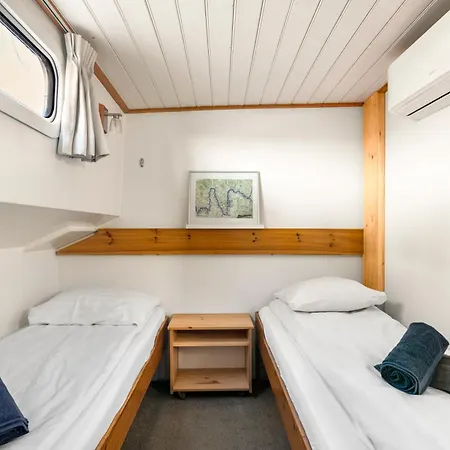 Botel Van Aemstel-2